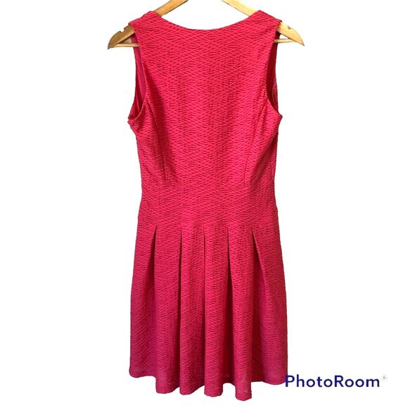 Guess Red Sleeveless A-Line Pleated Dress Women’s Size 6 Midi Minimalist Stretch - Picture 3 of 11
